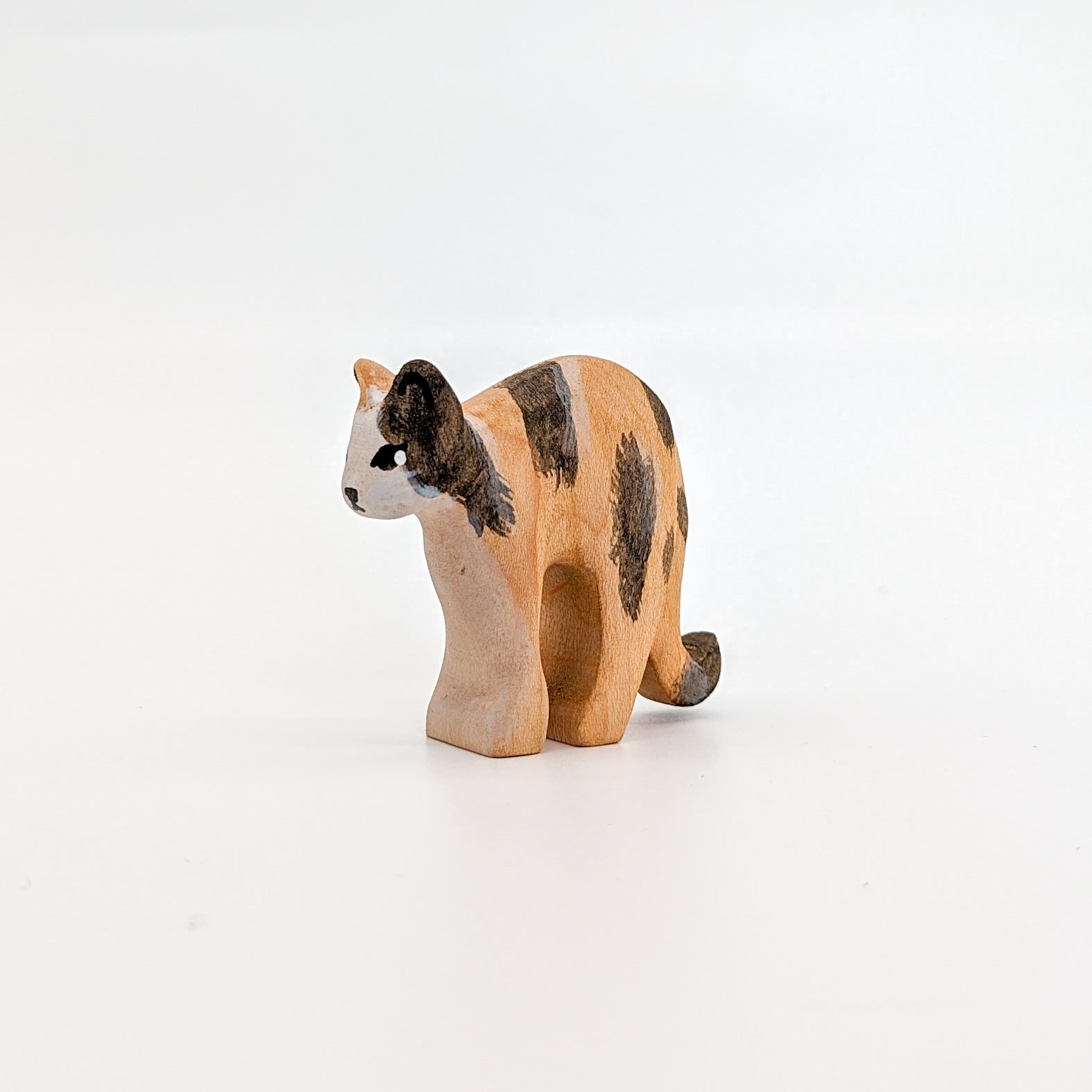 Cat Arching Wooden Toy - Various Colours